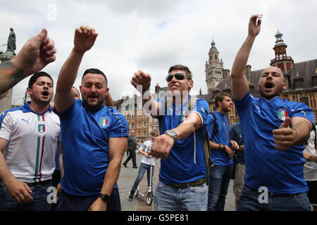 Lille, France. 22 Juin, 2016. Avant le match de football supporters de l'Euro 2016 en France entre l'Italie contre l'Irlande au Stade Pierre Mauroy, le 22 juin 2016 à Lille. Crédit : marco iacobucci/Alamy Live News Banque D'Images