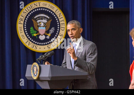 Washington DC, USA. 22 juin 2016. dans la cour du sud de l'Eisenhower Executive Office Building, le président Barack Obama a signé le projet de loi H.R. 2576 le Frank R. Lautenberg de sécurité chimique pour le 21e siècle. Cheriss Crédit : mai/Alamy Live News Banque D'Images