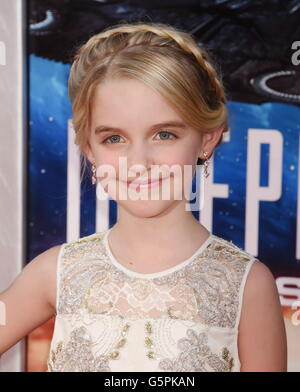 Hollywood, Californie. 20 Juin, 2016. HOLLYWOOD, CA - le 20 juin : actrice McKenna Grace arrive à la première de la 20th Century Fox's 'Independence Day : résurgence" au théâtre chinois de Grauman le 20 juin 2016 à Hollywood, Californie. | Verwendung weltweit/alliance Photo © dpa/Alamy Live News Banque D'Images