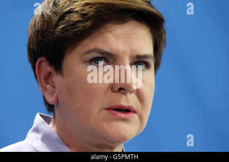 Berlin, Allemagne. 22 Juin, 2016. Le Premier ministre polonais Beata Szydlo répond aux questions des journalistes au cours d'une conférence de presse à la Chancellerie fédérale à Berlin, Allemagne, 22 juin 2016. Photo : WOLFGANG KUMM/dpa/Alamy Live News Banque D'Images