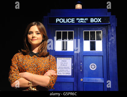 Docteur qui photocall.Jenna-Louise Coleman, star de Doctor Who, est vue au BBC TV Center de Londres. Banque D'Images