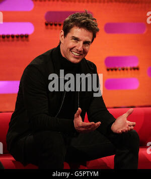 Tom Cruise pendant le tournage de l'édition de la Saint-Sylvestre du spectacle Graham Norton, filmé aux London Studios, Londres. Banque D'Images