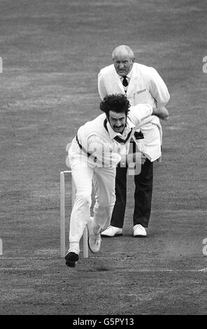 Lillee en action : 1975 Banque D'Images