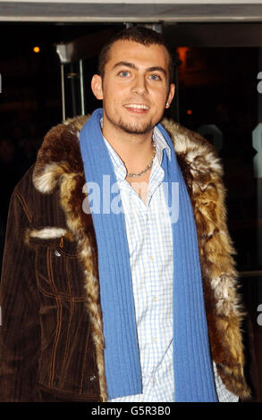 Paul Danan arrive pour la première du premier long métrage de Britney Spears 'Crossroads' à l'Odeon à Leicester Square, Londres. Banque D'Images