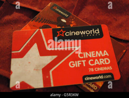 Film Cineworld. Le logo Cineworld est affiché sur les cartes-cadeaux Cineworld Banque D'Images