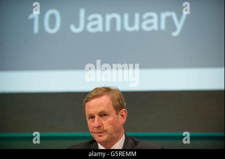 Taoiseach Enda Kenny lors d'une conférence de presse au château de Dublin après la visite du Collège des commissaires alors que l'Irlande commence sa présidence de l'UE. Banque D'Images