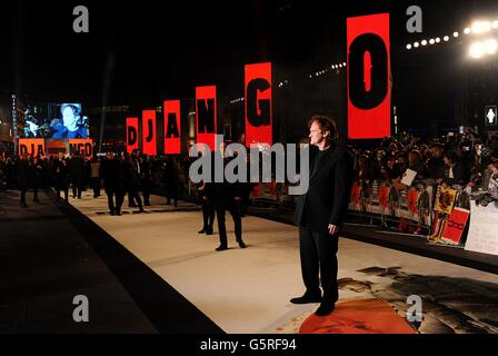 Le réalisateur Quentin Tarantino arrive pour la première de Django Unchained à l'Empire Leicester Square, Londres. Banque D'Images