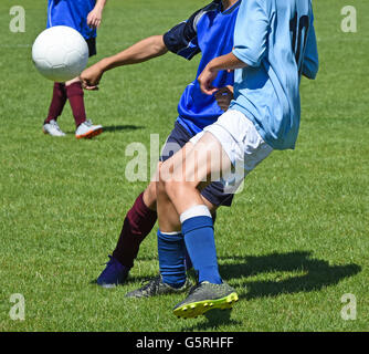 Match de foot pour les enfants Banque D'Images