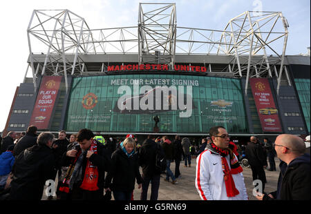 La nouvelle publicité Chevrolet sur le stand est du stade Old Trafford, Manchester. APPUYEZ SUR PHOTO D'ASSOCIATION. Date de la photo: Dimanche 13 janvier 2013. Voir PA Story FOOTBALL Man Utd. Le crédit photo devrait se lire comme suit : Dave Thompson/PA Wire. Banque D'Images