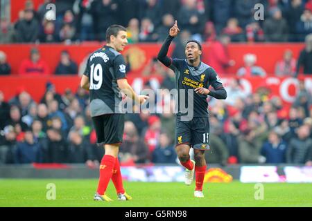 Football - Barclays Premier League - Manchester United / Liverpool - Old Trafford.Daniel Sturridge de Liverpool (à droite) célèbre le premier but de son équipe avec son coéquipier Stewart Downing (à gauche) Banque D'Images