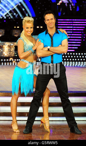 Michael Vaughan et NatalieLowe lors d'une séance photo pour un tour en direct de danse à la NIA, Birmingham. La visite en direct de Strictly Come Dancing vient à Birmingham le vendredi 18 janvier pour la première nuit de la visite du Royaume-Uni en 2013. Banque D'Images