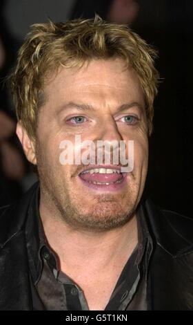 Le comédien britannique Eddie Izzard arrive à la première de son nouveau film The Cats Meow, au cinéma Harmony Gold sur Sunset Boulevard à Los Angeles. Le film est mis en place en novembre 1924, et sur une mort mystérieuse d'Hollywood. *...qui s'est produit à bord du bateau du mogul des médias William Randolph Hearst. Banque D'Images