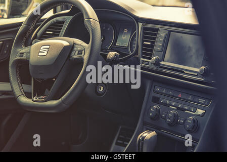 Wroclaw, Pologne, le 28 mai 2016, à l'intérieur de Seat Leon Cupra ST sur Motoshow le 28 mai, 2016 en Pologne Banque D'Images