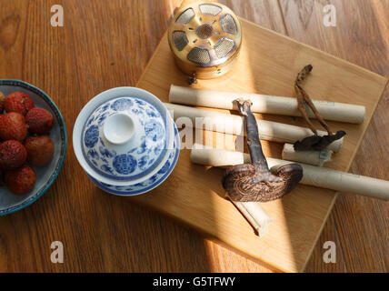 Scène de moxibustion médecine chinoise Banque D'Images