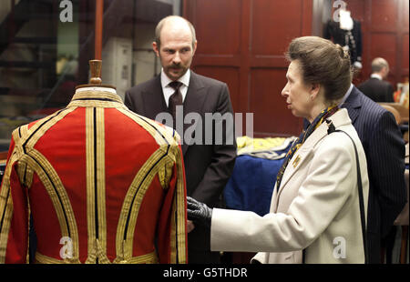 Henry Poole & Co visite royale. S Savile Row. Banque D'Images