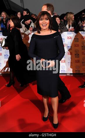 Lorraine Kelly arrive pour les National Television Awards 2013 à l'O2 Arena de Londres. Banque D'Images