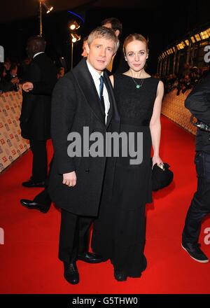 Martin Freeman et sa partenaire Amanda Abbington arrivent pour les National Television Awards 2013 à l'O2 Arena, Londres. Banque D'Images