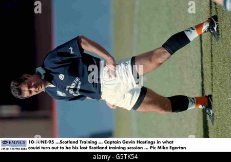 Coupe du monde de rugby à XV 1995 - entraînement en Ecosse.Capitaine Gavin Hastings dans ce qui pourrait s'avérer être sa dernière session d'entraînement en Écosse Banque D'Images