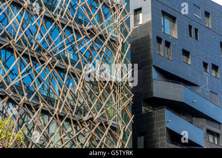 Paris, France, détail architectural, Nouveau projet d'architecture moderne, quartier de Paris Rive gauche, logement au quartier Massena, (architecte crédit : Rudy Riciotti. 'Le Nid') architecture écologique france Banque D'Images