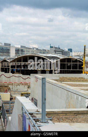 Paris, France, projet de Nouvelle architecture moderne, quartier Paris Rive gauche, 'la Halle Freyssinet', chantier, incubateur de start-up bâtiment 'Station F' Banque D'Images