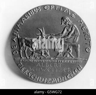 Schweitzer, Albert, 14.1.1875 - 4.9.1965, médecin de mission allemand, médaille de mérite pour la protection des animaux, Munich, XXe siècle, Banque D'Images