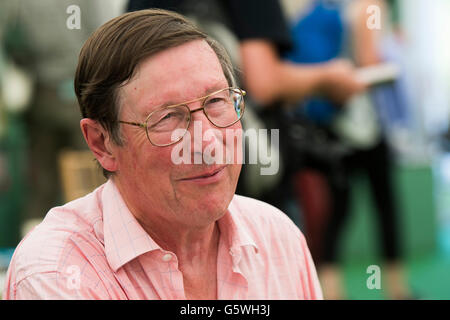 Max Hastings, journaliste, écrivain, auteur, historien militaire. Le Hay Festival de la littérature et les arts, Hay-on-Wye, Powys, Pays de Galles, Royaume-Uni, Dimanche 05 Juin 2016 Banque D'Images