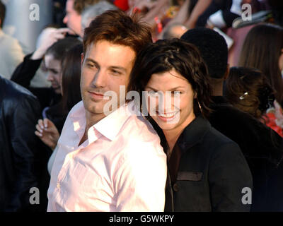 MTV Movie Awards Affleck.Bridget Moynahan et Ben Affleck arrivent pour les MTV Movie Awards 2002 au Shrine Auditorium de Los Angeles. Banque D'Images