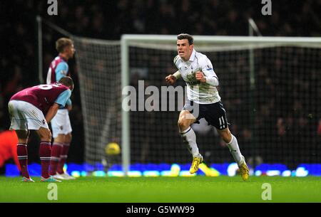 Football - Barclays Premier League - West Ham United / Tottenham Hotspur - Upton Park.Gareth Bale de Tottenham Hotspur célèbre le troisième but du match de ses équipes Banque D'Images