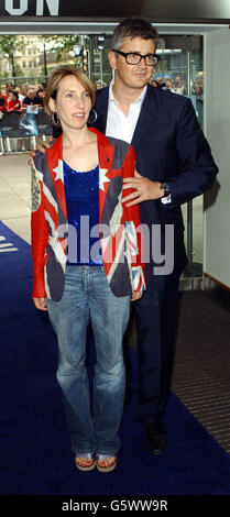 Sam Taylor-Wood et Jay Jopling arrivent pour la première du « Rapport d'association » de Steven Spielberg à l'Odeon Leicester Square à Londres. Banque D'Images