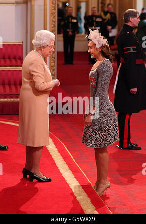 D'investiture au palais de Buckingham Banque D'Images