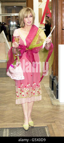 Joanna Lumley arrivée à l'Académie royale d'art de Piccadilly, Londres pour le Queen's Jubilee Arts Party célébrer tous les domaines des arts dans le cadre des célébrations nationales marquant le Jubilé d'or de la reine Elizabeth II Banque D'Images