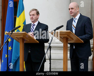 Enda Kenny répond aux PM Suédois Banque D'Images