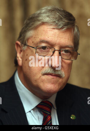 Roger Cole, Président de l'Alliance pour la paix et la neutralité, s'exprimant aujourd'hui à Dublin lors d'une conférence de presse sur la question de la coopération irlandaise avec l'OTAN. Banque D'Images