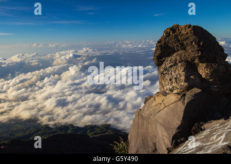 Vue depuis le sommet du Mont Agung à Bali Banque D'Images