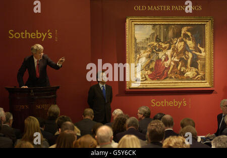 Le massacre des innocents, vers 1609-11 par l'artiste flamand du XVIIe siècle Sir Peter Paul Rubens, est suspendu aux salles d'aution de Sotheby, dans le centre de Londres, * ...où il avait auparavant été sous le marteau du commissaire aux enchères Henry Wyndham pour 49 millions lors de la vente d'œuvres d'art Old Master ce soir. Banque D'Images