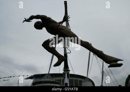 Colin Spofforth's sculpture en bronze "Le Runner' Banque D'Images