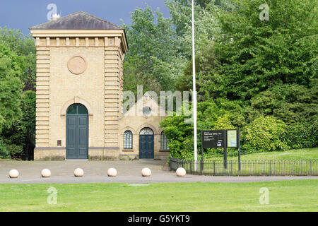 Londres, Angleterre - 22 mai 2016 : Vue de la chambre de pompe Galerie dans la Battersea Park de Londres, en Angleterre. Banque D'Images