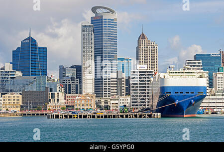 Le terminal de ferry d'Auckland et skyline, Auckland, île du Nord, Nouvelle-Zélande Banque D'Images