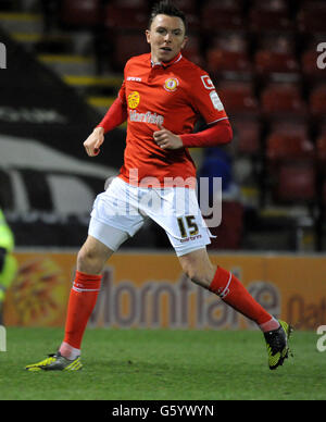 Soccer - Johnstone's Paint Trophy - Section du Nord - quart de finale - Crewe Alexandra et Doncaster Rovers - Alexandra Stadium. Gregor Robertson de Crewe Alexandra Banque D'Images