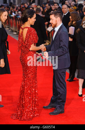 Rosario Dawson et James McAvoy arrivent à la première mondiale de Trance, à l'Odeon West End, à Leicester Square, Londres. Banque D'Images