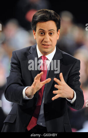 Ed Miliband, leader syndical, prononce un discours lors du Forum des politiques du peuple à la CPI de Birmingham. Banque D'Images