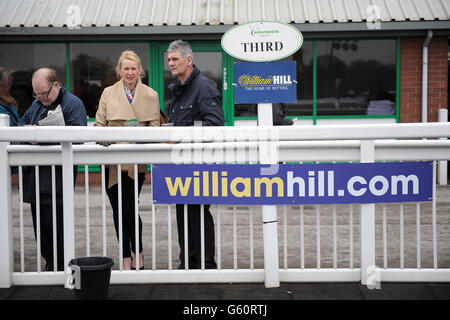 Les courses de chevaux - Lincoln - Journée d'hippodrome de Wolverhampton Banque D'Images