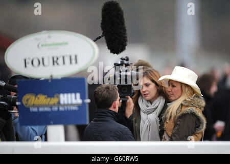 Les courses de chevaux - Lincoln - Journée d'hippodrome de Wolverhampton Banque D'Images