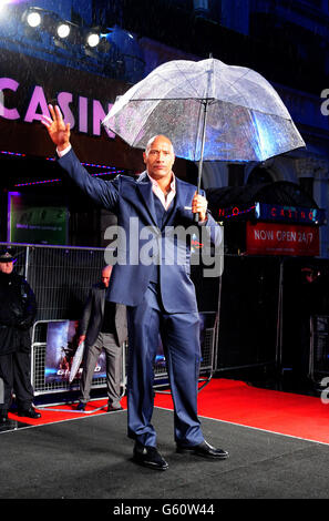 Dwayne 'The Rock' Johnson arrive pour la première britannique de GI Joe: Représailles à l'Empire Cinema de Londres. Banque D'Images