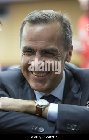 Mark J. Carney, gouverneur de la Banque centrale du Canada, siège devant un événement financier et économique à la London School of Economics (LSE) à Londres. Banque D'Images