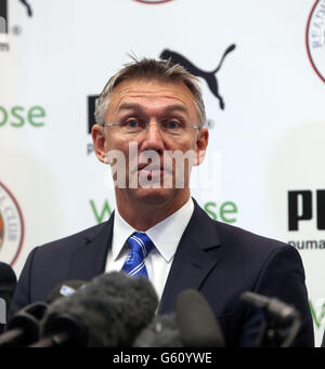 Lecture du nouveau Manager de FC Nigel Adkins lors de la conférence de presse au stade Madejski, Reading. Banque D'Images