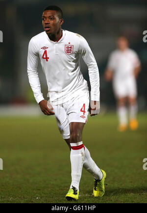 Football - sous 21's International - Angleterre / Roumanie - Adams Park. Nathaniel Chalobah d'Angleterre Banque D'Images