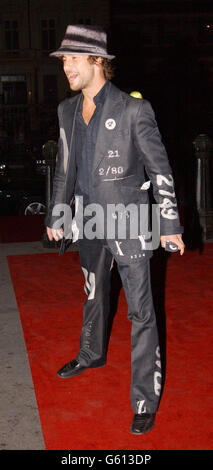 Le chanteur Jay Kay arrive pour les GQ Men of the Year Awards au Musée d'histoire naturelle de Londres.Le cinquième prix annuel du magazine masculin rend hommage à tous, des sportifs, des comédiens et des créateurs de mode aux diffuseurs et chanteurs de télévision. Banque D'Images