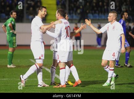 Football - qualification de la coupe du monde 2014 - Groupe H - Saint-Marin / Angleterre - Stade Serravalle.Frank Lampard (à gauche) célèbre son but lors de la coupe du monde de qualification 2014 au stade Serravalle, à Serravalle, Saint-Marin. Banque D'Images