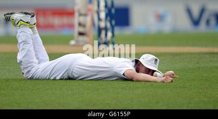 Stuart Broad en Angleterre pendant le deuxième jour du troisième match de test à Eden Park, Auckland, Nouvelle-Zélande. Banque D'Images